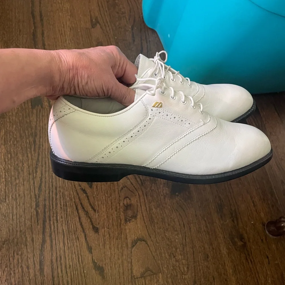 Mizuno White Athletic Golf Cleats Shoes for Optimal Performance 10.5 - Picture 3 of 7